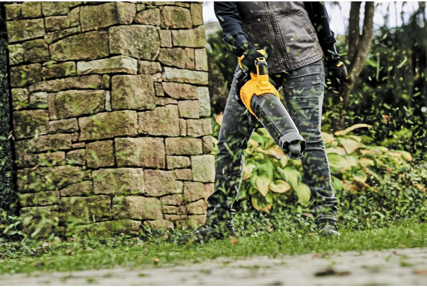 DEWALT 20V MAX* XR Leaf Blower, Cordless, Handheld, 125-MPH, 450-CFM (Tool Only-Battery & Charger not Included) - Image 3